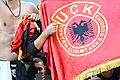 UCK-Fahne bei EM       -  Im Fanblock der Albaner tauchten Flaggen der UCK, einer ultranationalistischen Miliz, auf.
