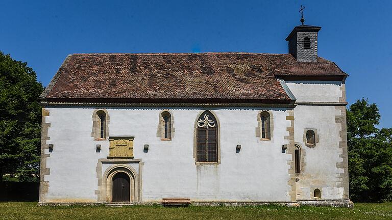 Die Kunigundenkapelle in Aub-Burgerroth (Lkr. Würzburg) ist nur wenige Kilometer von der Reichelsburg entfernt und ebenfalls ein beliebtes Ausflugsziel. Die Kunigundenkapelle in Aub-Burgerroth (Lkr. Würzburg) ist nur wenige Kilometer von der Reichelsburg entfernt und ebenfalls ein beliebtes Ausflugsziel.
