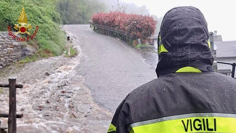 Unwetter in Norditalien - Die Feuerwehren sind wegen der heftigen Regenfälle im Großeinsatz. Unwetter in Norditalien - Die Feuerwehren sind wegen der heftigen Regenfälle im Großeinsatz.