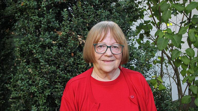 Der 77-jährigen Cilli Ziegler aus Hammelburg liegt die Demokratie sehr am Herzen, sie appelliert an ihre Mitmenschen: „Geht zur Wahl!“ - Der 77-jährigen Cilli Ziegler aus Hammelburg liegt die Demokratie sehr am Herzen, sie appelliert an ihre Mitmenschen: „Geht zur Wahl!“ Der 77-jährigen Cilli Ziegler aus Hammelburg liegt die Demokratie sehr am Herzen, sie appelliert an ihre Mitmenschen: „Geht zur Wahl!“ - Der 77-jährigen Cilli Ziegler aus Hammelburg liegt die Demokratie sehr am Herzen, sie appelliert an ihre Mitmenschen: „Geht zur Wahl!“