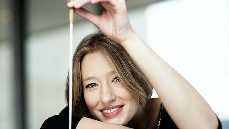 Begeisterte das Publikum des Kissinger Sommers: Dirigentin Joana Mallwitz. Begeisterte das Publikum des Kissinger Sommers: Dirigentin Joana Mallwitz.
