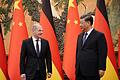 Olaf Scholz + Xi Jinping.jpeg       -  Während seiner China-Reise wird Olaf Scholz auch politische Gespräche mit Xi Jinping führen.