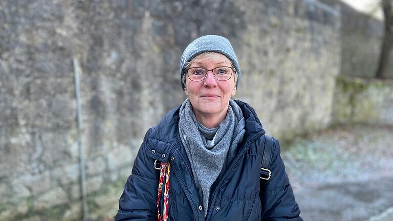 Monika Escherich (68) aus Bad Neustadt fährt aufgrund der wenigen Parkplätze oft mit dem Fahrrad. Monika Escherich (68) aus Bad Neustadt fährt aufgrund der wenigen Parkplätze oft mit dem Fahrrad. 