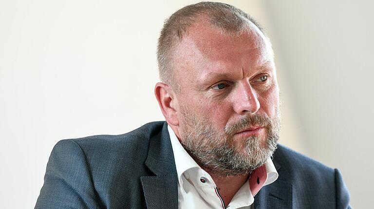 Landrat Thomas Eberth möchte nicht, dass der Beamte wieder ans Landratsamt zurückkehrt. 'Das wäre eine Belastung fürs Personal'.&nbsp;