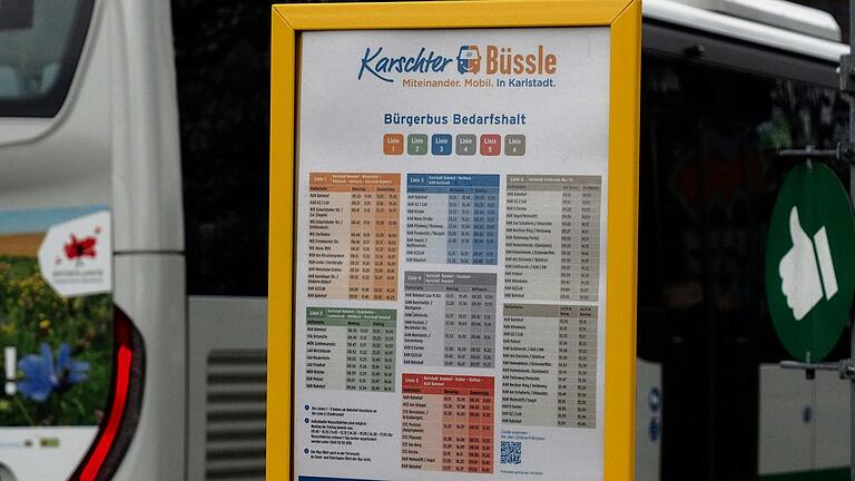 Die Haltestellen der 'Karschter Büssle' sind ausgeschildert und die Fahrpläne hängen aus.&nbsp;