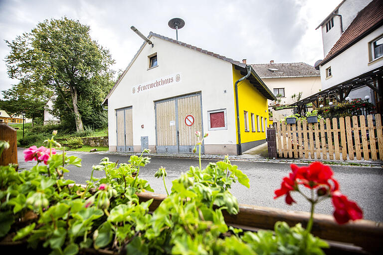 Das Albersdorfer Feuerwehrhaus: Der Verein wurde vor einigen Jahren aufgelöst, da er zu wenig Mitglieder hatte. Mittlerweile befindet sich das Haus in Privatbesitz.