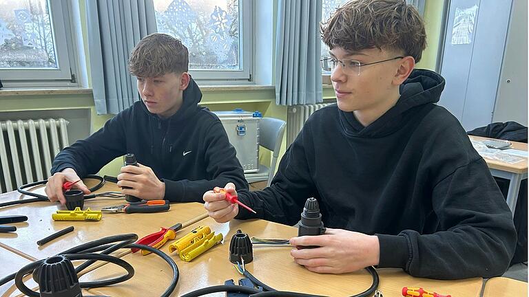 Max Petschner (9d) und Kilian Mack (9c). Max Petschner (9d) und Kilian Mack (9c).