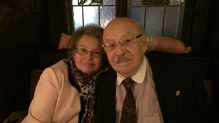 Das Ehepaar Helga und Eduard Hahn feiert vor 65 Jahren Hochzeit.  Foto: Tina Suttner       -  Das Ehepaar Helga und Eduard Hahn feiert vor 65 Jahren Hochzeit.  Foto: Tina Suttner