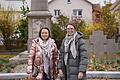 Die beiden Gemeinderätinnen Nina Köberich (Grüne, links) und Barbara Ullrich (CSU) haben gemeinsam die Neubepflanzung des Kriegerdenkmals in ihrem Heimatort Westheim initiiert.