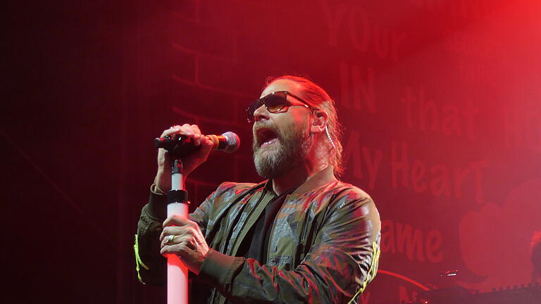 Rea Garvey begeisterte seine Zuschauer beim Open Air in Eyrichshof.
