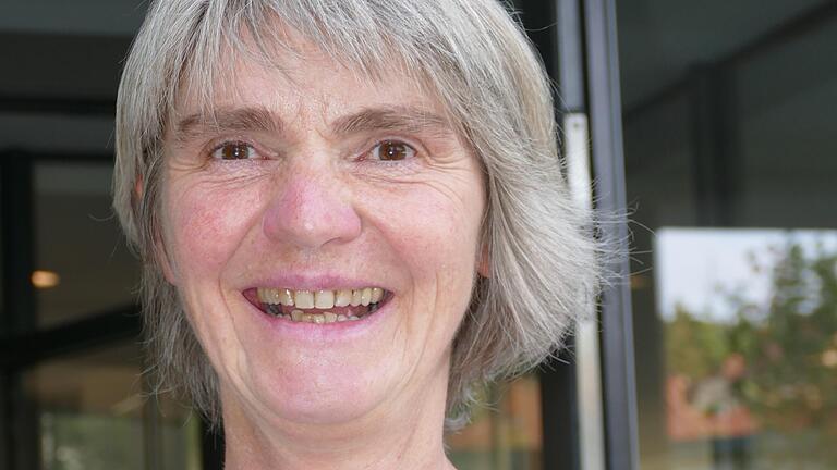 Helga Gößmann und ihr Mann Norbert sind ausschließlich elektrisch unterwegs. Sie fahren mit ihrem Kleinwagen auch bis nach Koblenz. Helga Gößmann und ihr Mann Norbert sind ausschließlich elektrisch unterwegs. Sie fahren mit ihrem Kleinwagen auch bis nach Koblenz.