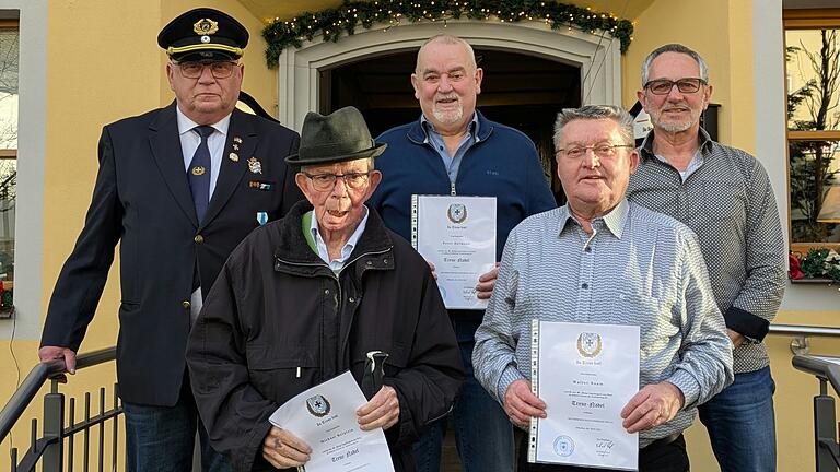 Kreisvorsitzender Kniewasser, Michael Reinlein, Peter Hofmann, Walter Baum und Vereinsvorsitzender Feuerlein.