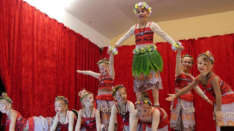 Die Mittelsinner Kindergarde fühlte sich im hawaiianischen Prinzessinnenpalast sichtlich wohl.