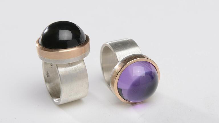Auch Schmuck von Moni Böhnlein ist unter den Exponaten der Ausstellung im Spitäle. Auch Schmuck von Moni Böhnlein ist unter den Exponaten der Ausstellung im Spitäle.