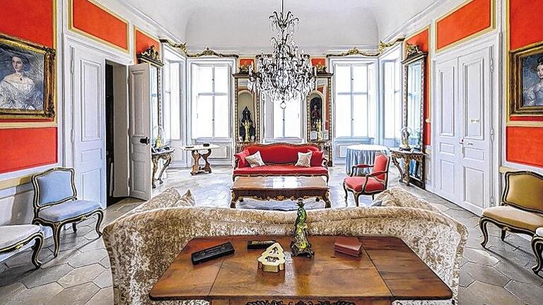 Mit dem Baron frühstücken: Die von Süsskinds stellen seit diesem Jahr fünf ihrer privaten Gästezimmer zur Verfügung.