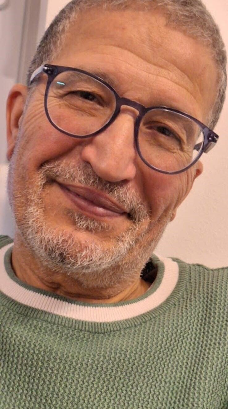 Am vergangenen Freitag ist Mustafa Al-Akhras ganz plötzlich im Alter von 63 Jahren verstorben. Am vergangenen Freitag ist Mustafa Al-Akhras ganz plötzlich im Alter von 63 Jahren verstorben.