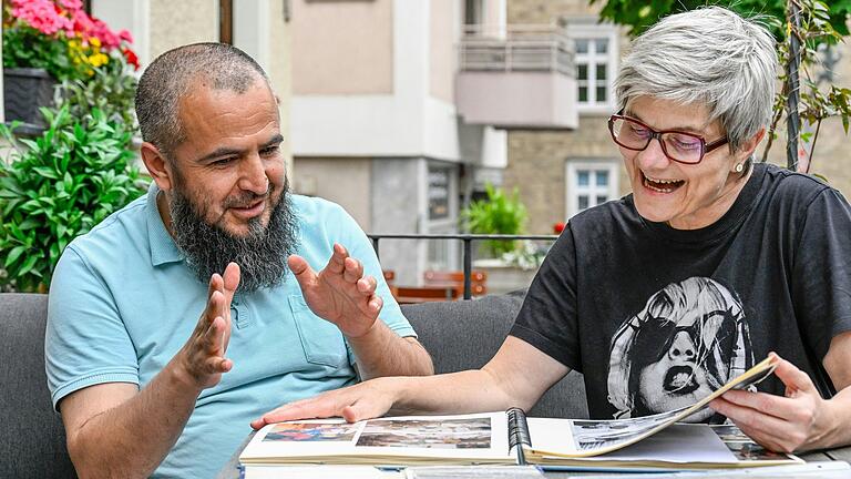 1991 Patient aus Afghanistan und seine Ochsenfurter Ärztin - heute Kollegen in Schweinfurt und vor allem Freunde: Ghezaluddin Moradi und Dr. Jessica Körber. 1991 Patient aus Afghanistan und seine Ochsenfurter Ärztin - heute Kollegen in Schweinfurt und vor allem Freunde: Ghezaluddin Moradi und Dr. Jessica Körber.