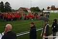 Neben den Erwachsenen freuen sich vor allem die Jugendmannschaften auf den neuen Fußballplatz, zusammen mit den Vereinsvorständen (von links) Rüdiger Erhard, Thomas Wildanger, Pfarrer Werner Kirchner und Kreisspielleiter Gottfried Bindrim.