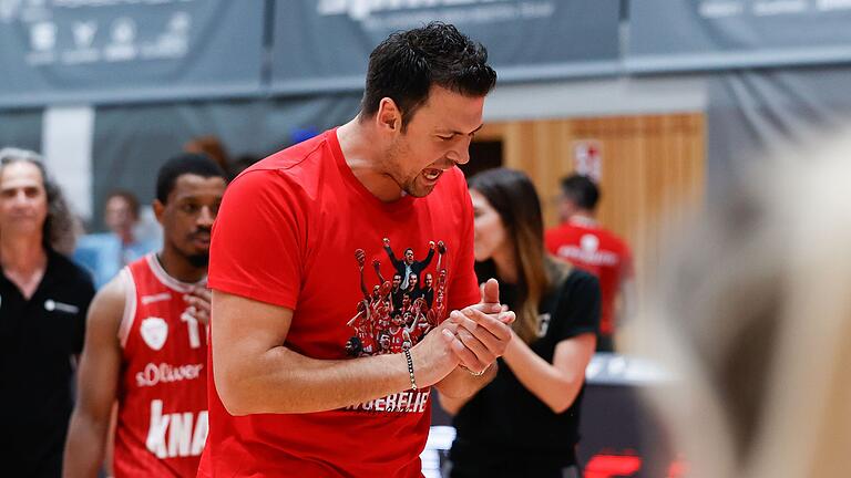 Die Kaderplanungen sind fast abgeschlossen. Sportdirektor Kreso Loncar hat den fünften Neuzugang der Würzburg Baskets verpflichtet. Die Kaderplanungen sind fast abgeschlossen. Sportdirektor Kreso Loncar hat den fünften Neuzugang der Würzburg Baskets verpflichtet.