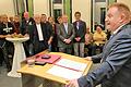 Zahlreiche Gäste konnte Bürgermeister Matthias Klement (rechts) zum  Neujahrsempfang der Marktgemeinde Maßbach begrüßen. Unter ihnen war auch  Landrat Thomas Bold (Mitte). Foto: Dieter Britz       -  Zahlreiche Gäste konnte Bürgermeister Matthias Klement (rechts) zum  Neujahrsempfang der Marktgemeinde Maßbach begrüßen. Unter ihnen war auch  Landrat Thomas Bold (Mitte). Foto: Dieter Britz