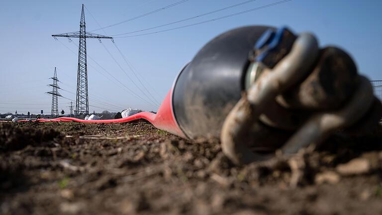 In Kitzingen entsteht ein Kabelzwischenlager für die SuedLink-Großbaustelle, obwohl die Trasse selbst nicht durch den Landkreis Kitzingen führt. In Kitzingen entsteht ein Kabelzwischenlager für die SuedLink-Großbaustelle, obwohl die Trasse selbst nicht durch den Landkreis Kitzingen führt. 