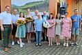 Bei der Eröffnung des 30. Mühlbacher Weinfest mit Ehrung verdienter Mitglieder im Vereinsring (von links): Vorsitzender Michael Hombach, Bundestagsabgeordneter Alexander Hoffmann, Stettener Weinprinzessin Lena Heßdörfer, Karlburger Weinprinzessin Teresa Lamprecht, der ehemalige Vorsitzende des Vereinsring Manfred Goldkuhle, die verabschiedeten Vorstandsmitglieder Martha Kraft, Gerhard Breidenbach und Britta Pfeil, Landrätin Sabine Sitter, Bezirksrätin Maria Hoßmann, und der zweite Vorsitzende des&nbsp; Vereinsrings Florian Haun.