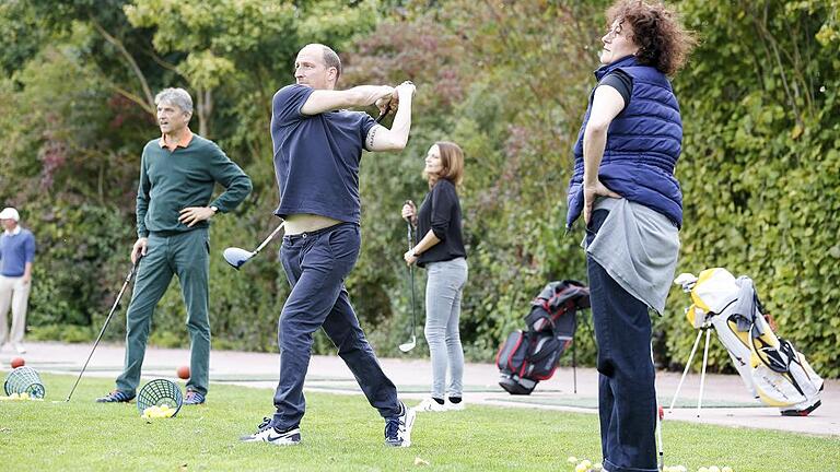 Abschläge üben: Anfänger dürfen ohne Platzreife nur auf die Driving Range.
