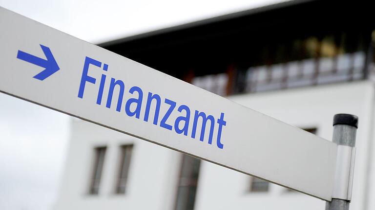Finanzamt.jpeg       -  Mehr als eine Million Grundsteuererklärungen fehlen in Deutschland.