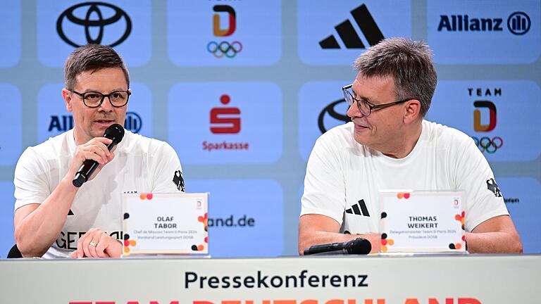 Paris 2024 - PK im Deutschen Haus       -  DOSB-Chef Thomas Weikert (r) und Chef de Mission Olaf Tabor hoffen auf viele Medaillen in Paris.