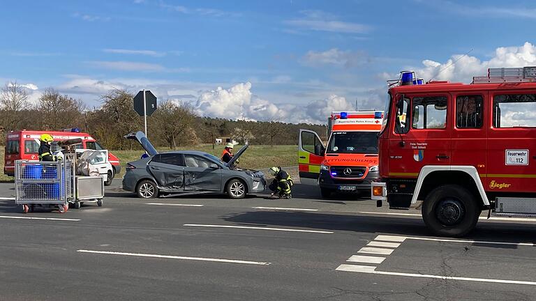 Am Sonntagnachmittag gab es erneut in Volkach an der berüchtigten Kreuzung der Umgehungsstraße mit der Eichfelder Straße einen Unfall mit Verletzten.