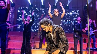 Wie eine Zeitreise wirkte die Tribute Show 'One night of MJ - The Tribute to the Kind of Pop'.