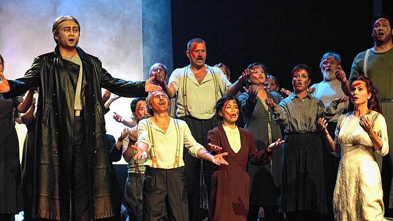 Nabucco       -  &bdquo;Nabucco&ldquo; war zuletzt 2003 am Würzburger Mainfranken Theater zu sehen (Szenenfoto). Jetzt kommt die Verdi-Oper wieder.