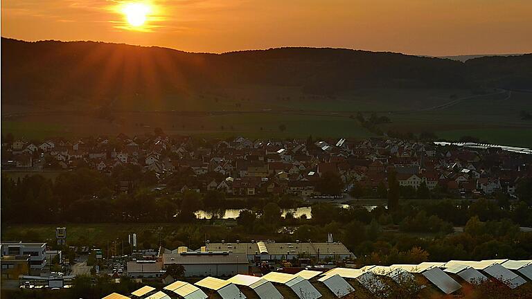 Die Solaranlage auf der Kreismülldeponie in Karlstadt (Archivbild).