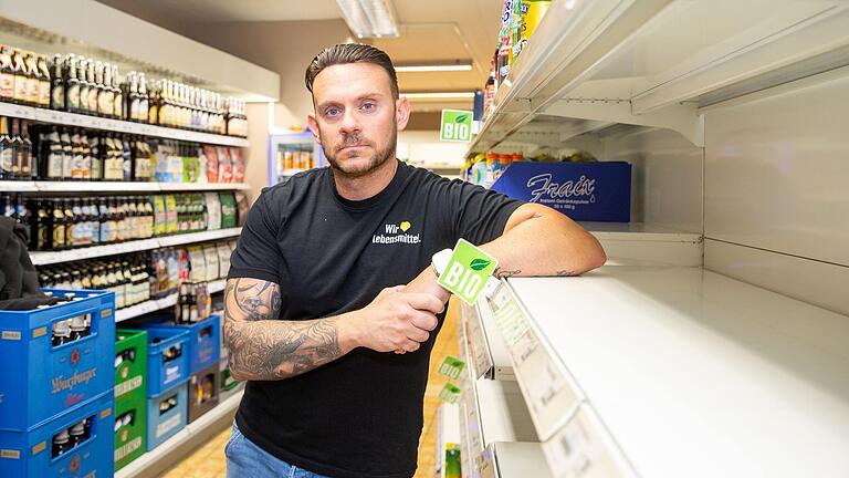 Wochenlang waren die Regale im Edeka-Markt in Grombühl leer und der Umsatz brach ein. Für Edeka-Marktleiter Angelo D'Isernia könnte das den Ruin bedeuten.