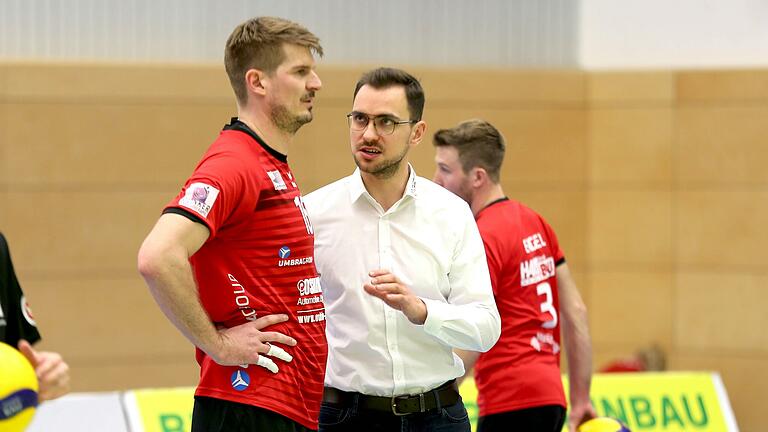 Christian Kranz (rechts, neben Marko Knauer) vertrat den erkrankten VCE-Chefcoach Marco Donat.