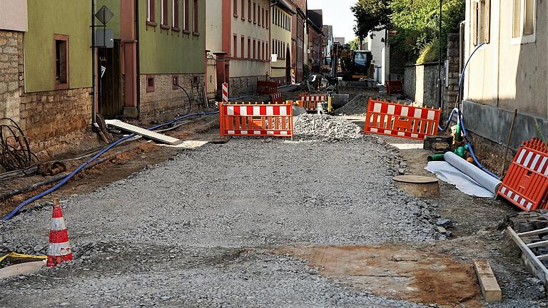 Die Arbeiten an der Ortsdurchfahrt in Billingshausen sind in vollem Gange. Die Arbeiten an der Ortsdurchfahrt in Billingshausen sind in vollem Gange.