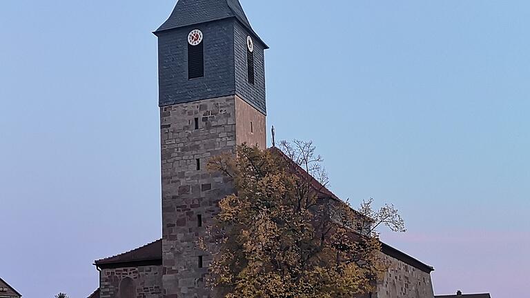 Im Pastoralen Raum 'Am Kreuzberg' hat am 2. Februar das Rückmeldeverfahren für die Immobilien-Kategorisierung durch das Bistum Würzburg begonnen. Das Foto zeigt die Kirche in Sandberg.