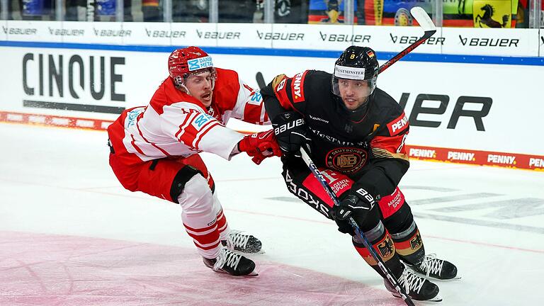 Tobias Rieder - Ex-NHL-Stürmer Tobi Reider (r) stößt neu zum Eishockey-Team. Tobias Rieder - Ex-NHL-Stürmer Tobi Reider (r) stößt neu zum Eishockey-Team.