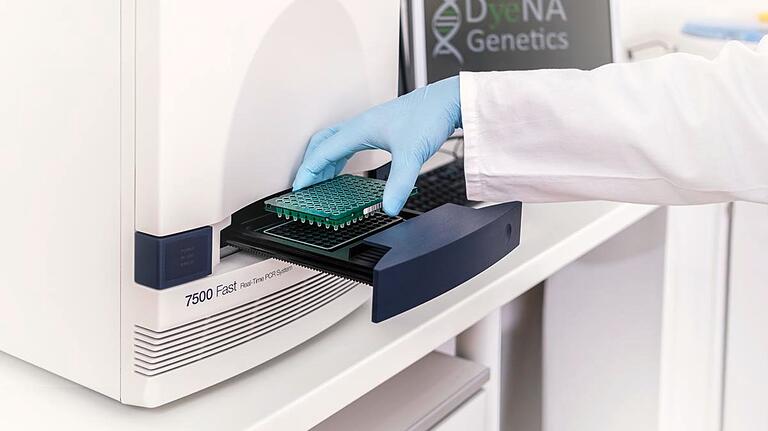 Im Labor von DyeNA Genetics in Schweinfurt wird an Analysemethoden geforscht, um Kläranlagen sauberer zu machen. Im Labor von DyeNA Genetics in Schweinfurt wird an Analysemethoden geforscht, um Kläranlagen sauberer zu machen. 
