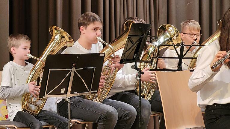 Die jungen Tenorhornisten begeisterten beim Auftritt der Jungmusikanten.