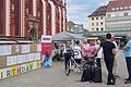 Die Gruppe 'Omas gegen Rechts' veranstaltete anlässlich des 75. Geburtstages des Grundgesetzes einen Aktionstag auf dem Unteren Markt in Würzburg.