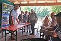 Viel Beachtung fand der fundierte Vortrag von Gerhard Karg (links), der über die bloße Chronik von Heckmühle hinausging und die Historie der Region beleuchtete. Fotos: Gerd Schaar       -  Viel Beachtung fand der fundierte Vortrag von Gerhard Karg (links), der über die bloße Chronik von Heckmühle hinausging und die Historie der Region beleuchtete. Fotos: Gerd Schaar