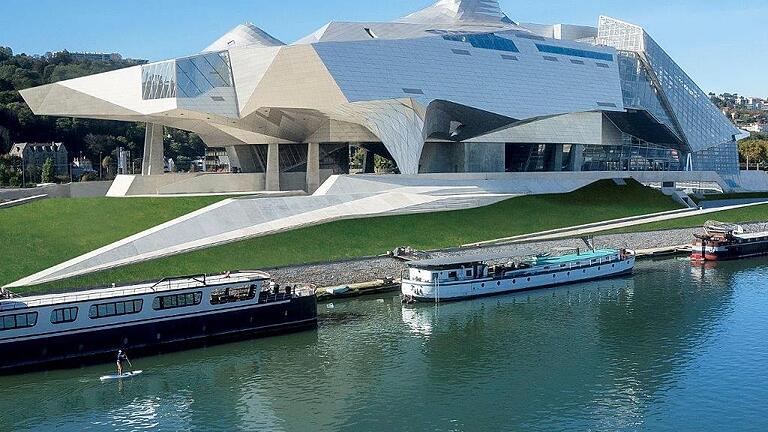 Das Musée des Confluences in Lyon gleicht einem futuristischen Raumschiff.FOTO: Quentin Lafont