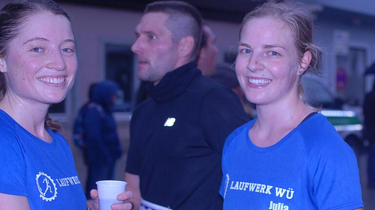 Doppelerfolg für das Laufwerk Würzburg: Delia Schmitt (links) gewann den Hauptlauf, Julia Sommer folgte ihr auf Rang zwei.