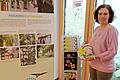 Das Team der Stadtbibliothek Marktheidenfeld um Leiterin Susanne Wunderlich (im Bild) lädt bis 16. September zur Ausstellung 'Dorfgrün gestalten' ein.
