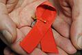 Das weltweit Symbol im Kampf gegen Aids und ein Symbol der Solidarität: die rote Schleife.