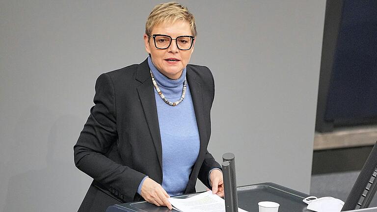 Sabine Dittmar aus Maßbach im Landkreis Bad Kissingen ist seit 2013 Mitglied des Bundestages. Sabine Dittmar aus Maßbach im Landkreis Bad Kissingen ist seit 2013 Mitglied des Bundestages.