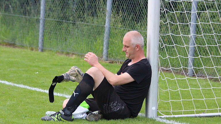 Die SG Arnshausen feiert im Relegationsspiel gegen den TSV Mühlfeld einen 14:1-Kantersieg und steigt in die A-Klasse auf.