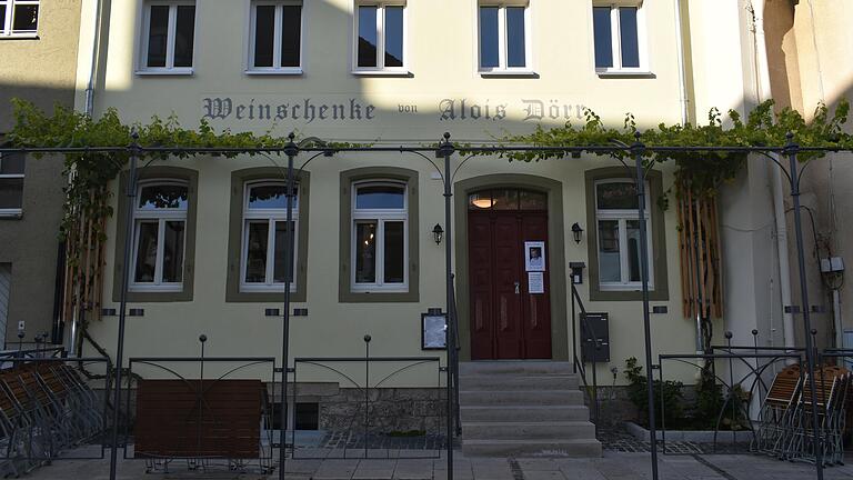 Nicht mehr wegzudenken aus der Bad Neustädter Innenstadt: Die neue, alte 'Weinschenke von Alois Dörr'.