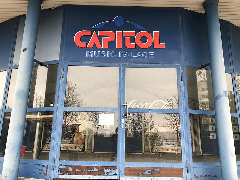 Eine Art Lost Place: Die ehemalige Disco Capitol steht seit Jahren leer, die Zukunft ist ungewiss. Ein Zustand, der Bürgermeister Matthias Bielek maßlos ärgert. Eine Art Lost Place: Die ehemalige Disco Capitol steht seit Jahren leer, die Zukunft ist ungewiss. Ein Zustand, der Bürgermeister Matthias Bielek maßlos ärgert.